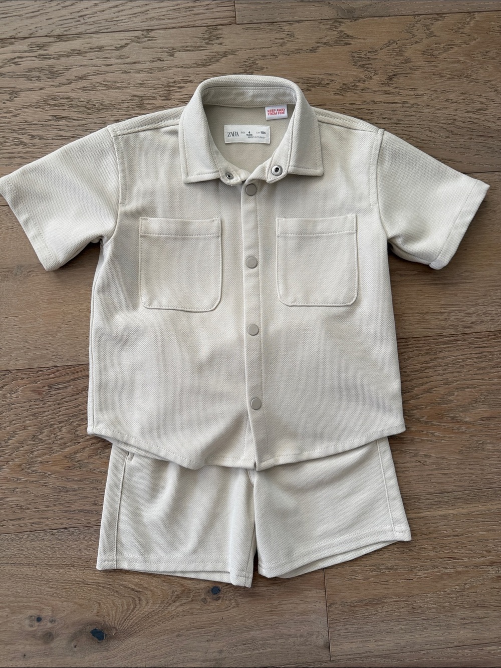 Zara Kids Cream Short-Sleeve Button-Down Shirt & Shorts Set size 4